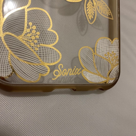 Sonix Flower iPhone 6 Case [FREE WITH PURCHASE] - Picture 4 of 5